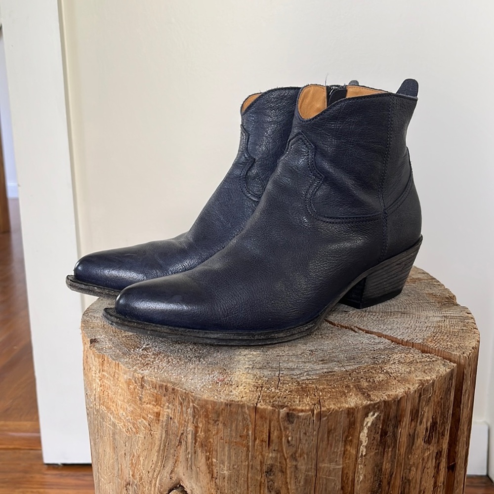 Woman’s cowboy booties, made in Italy